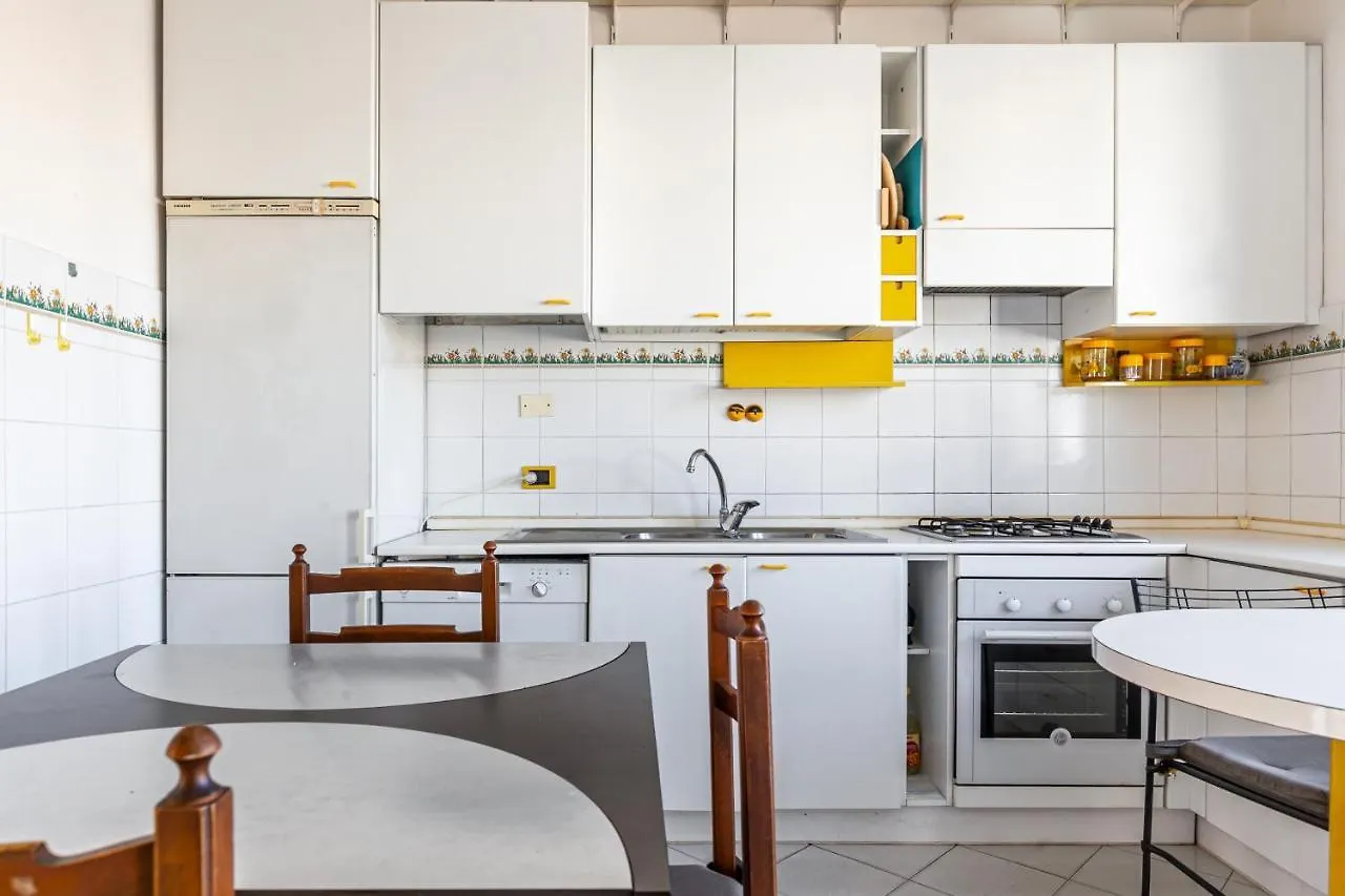 Viareggio Roomy Apartment With Balconies Italy