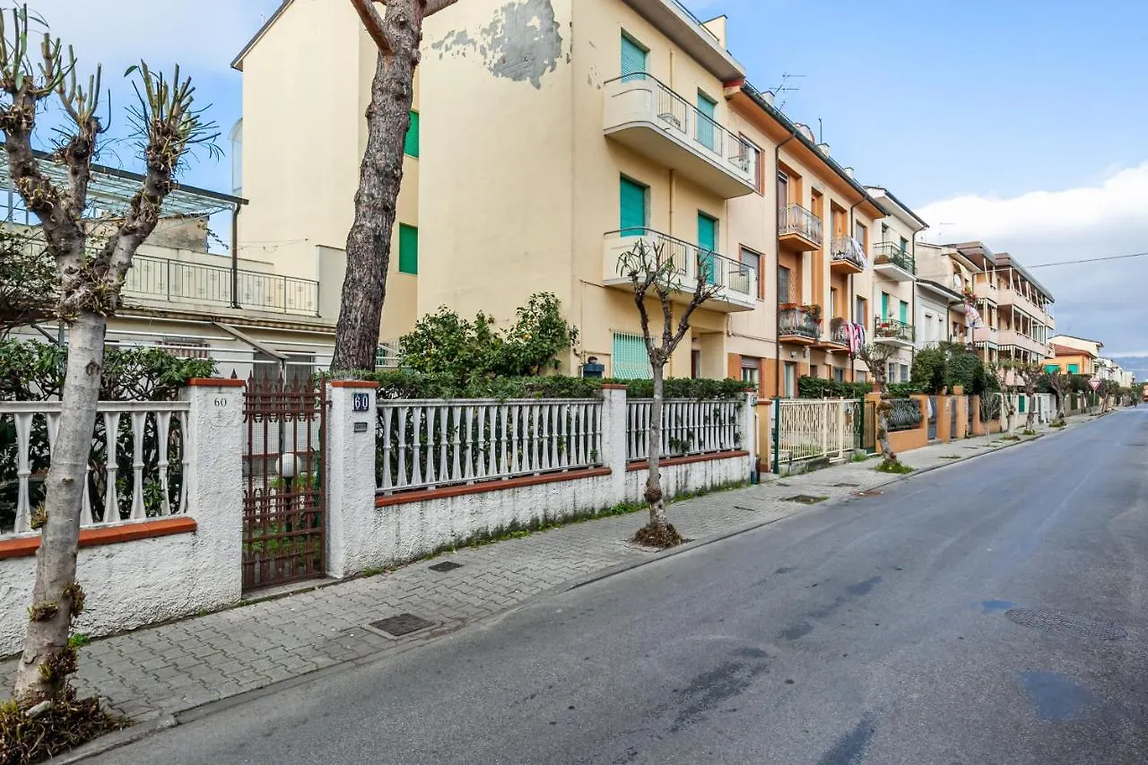 Viareggio Roomy Apartment With Balconies 0*,  Italy