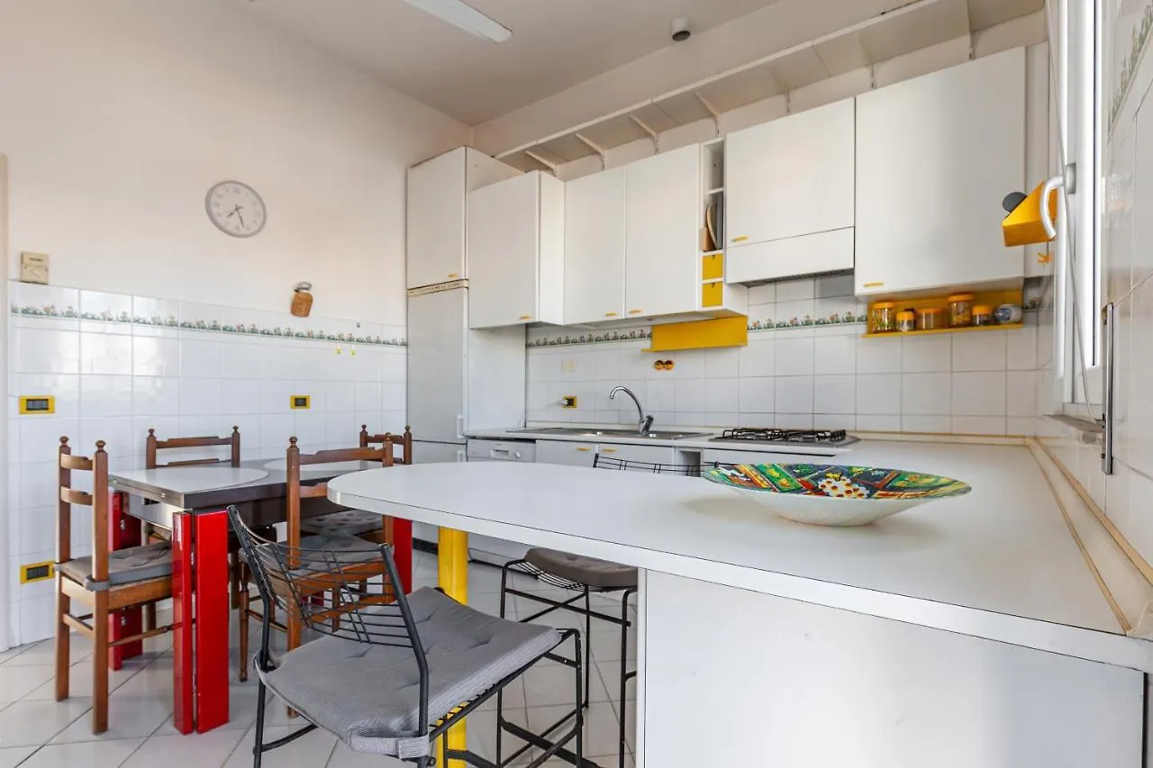 Viareggio Roomy Apartment With Balconies 0*,