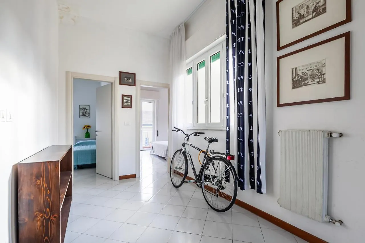 Viareggio Roomy Apartment With Balconies Italy